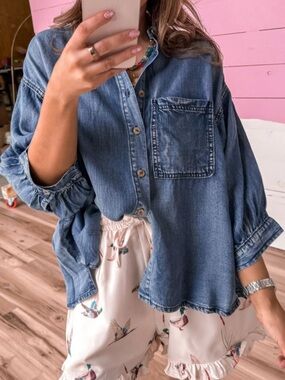 1288. Dark wash button front 3/4 loose fitting denim top
